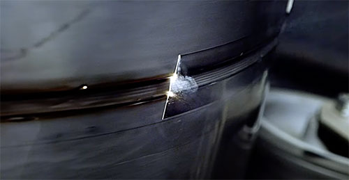 Laser cleaning oxides from steel