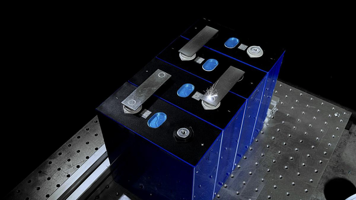 A prismatic cell with busbars being laser welded